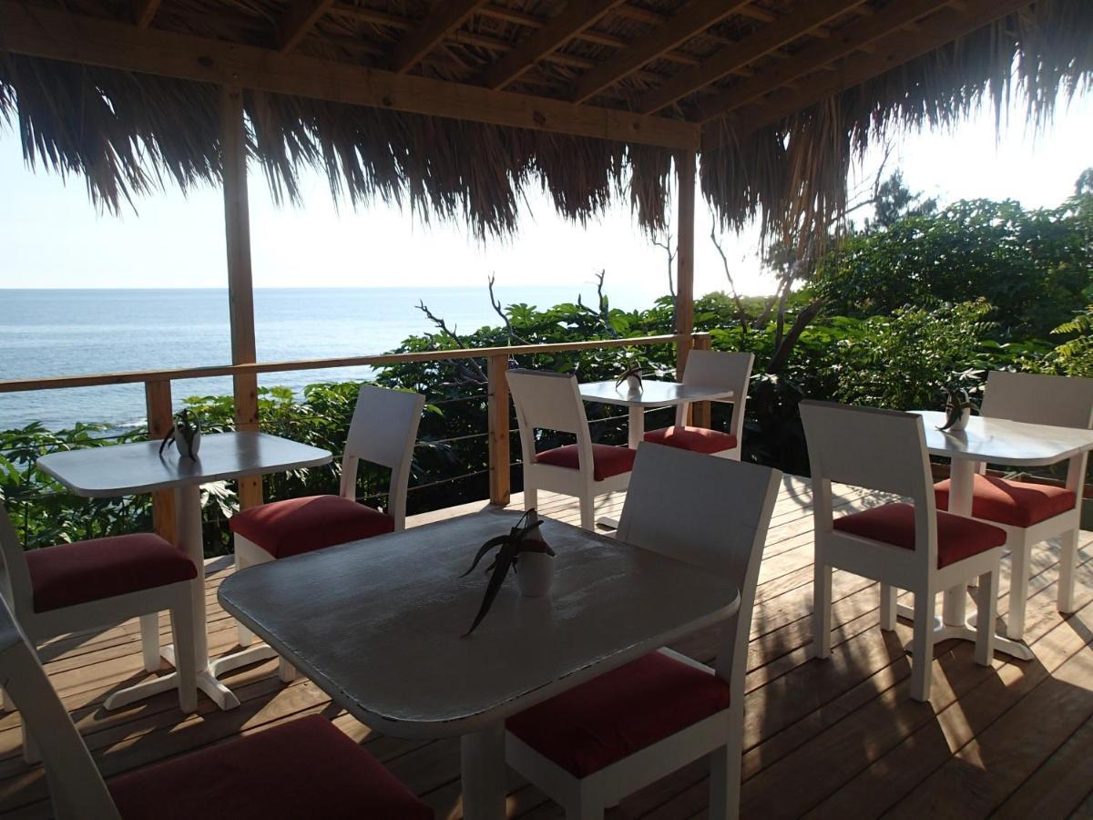 77 West Boutique Hotel Treasure Beach Exterior foto